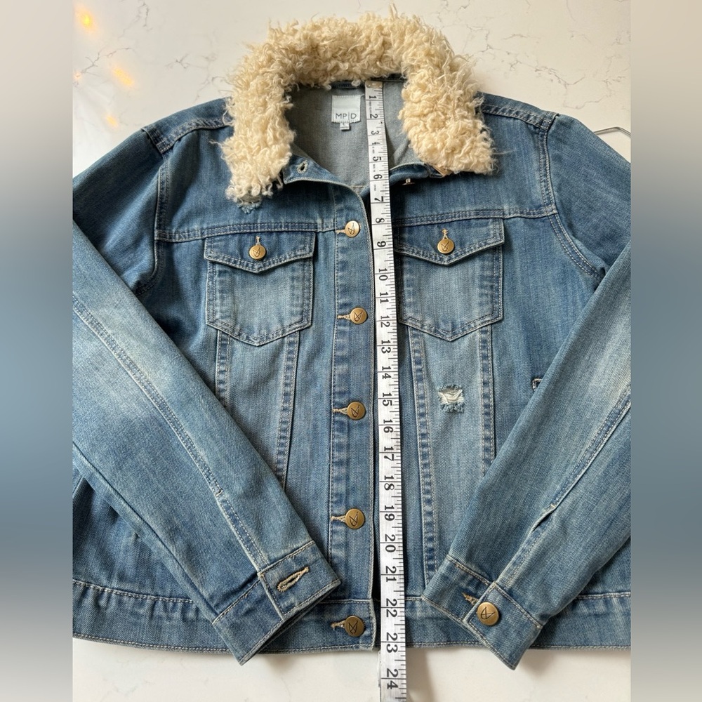 Barely Wore Like New. Women’s Mp Size Large Jacket - image 3